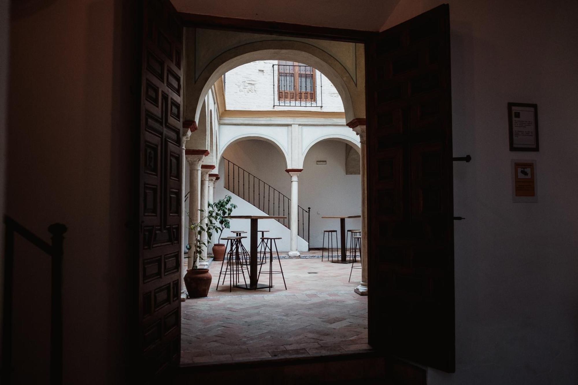 Hostal Cafe Frenteabastos Carmona  Exterior photo