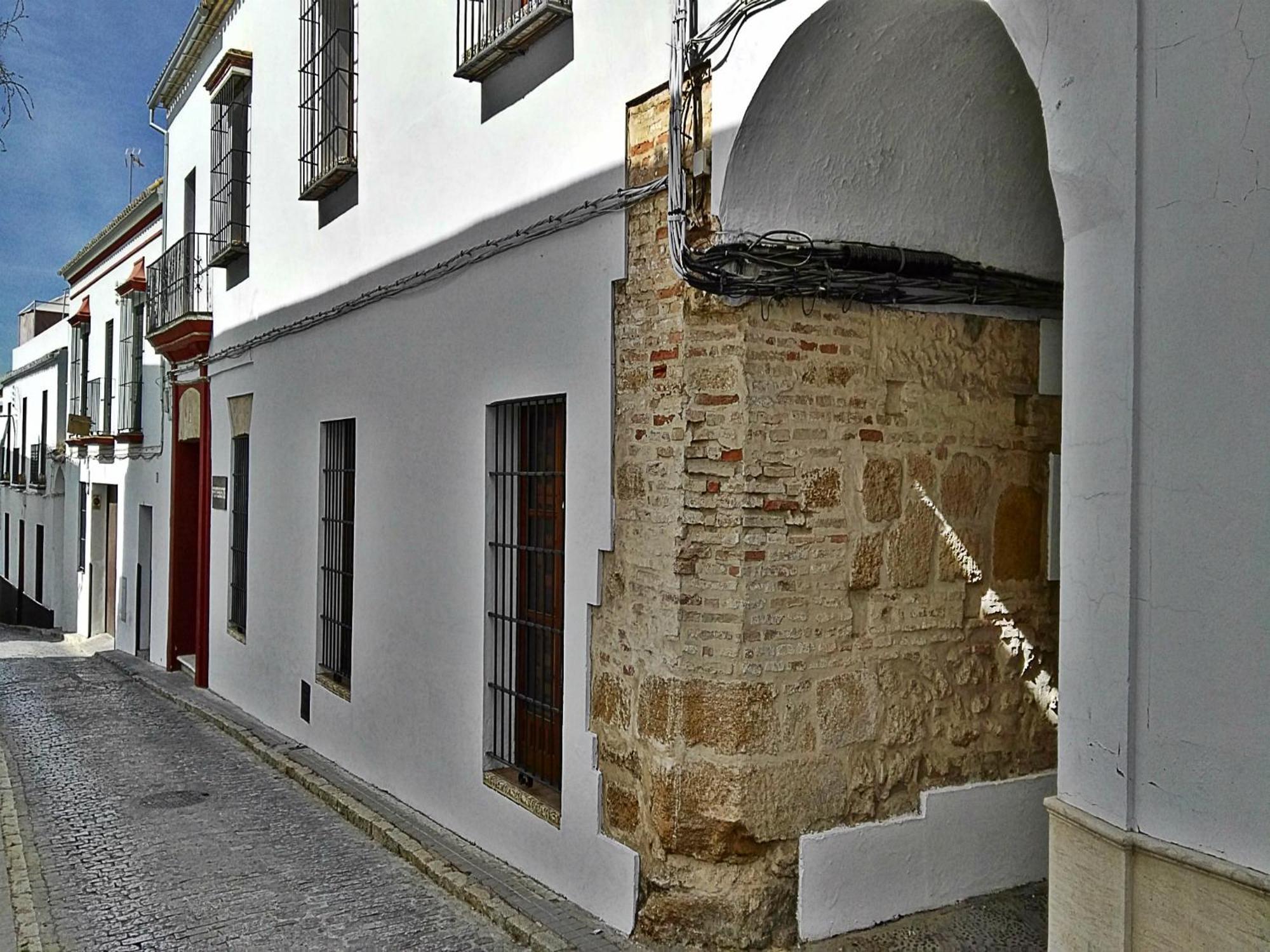 Hostal Cafe Frenteabastos Carmona  Exterior photo