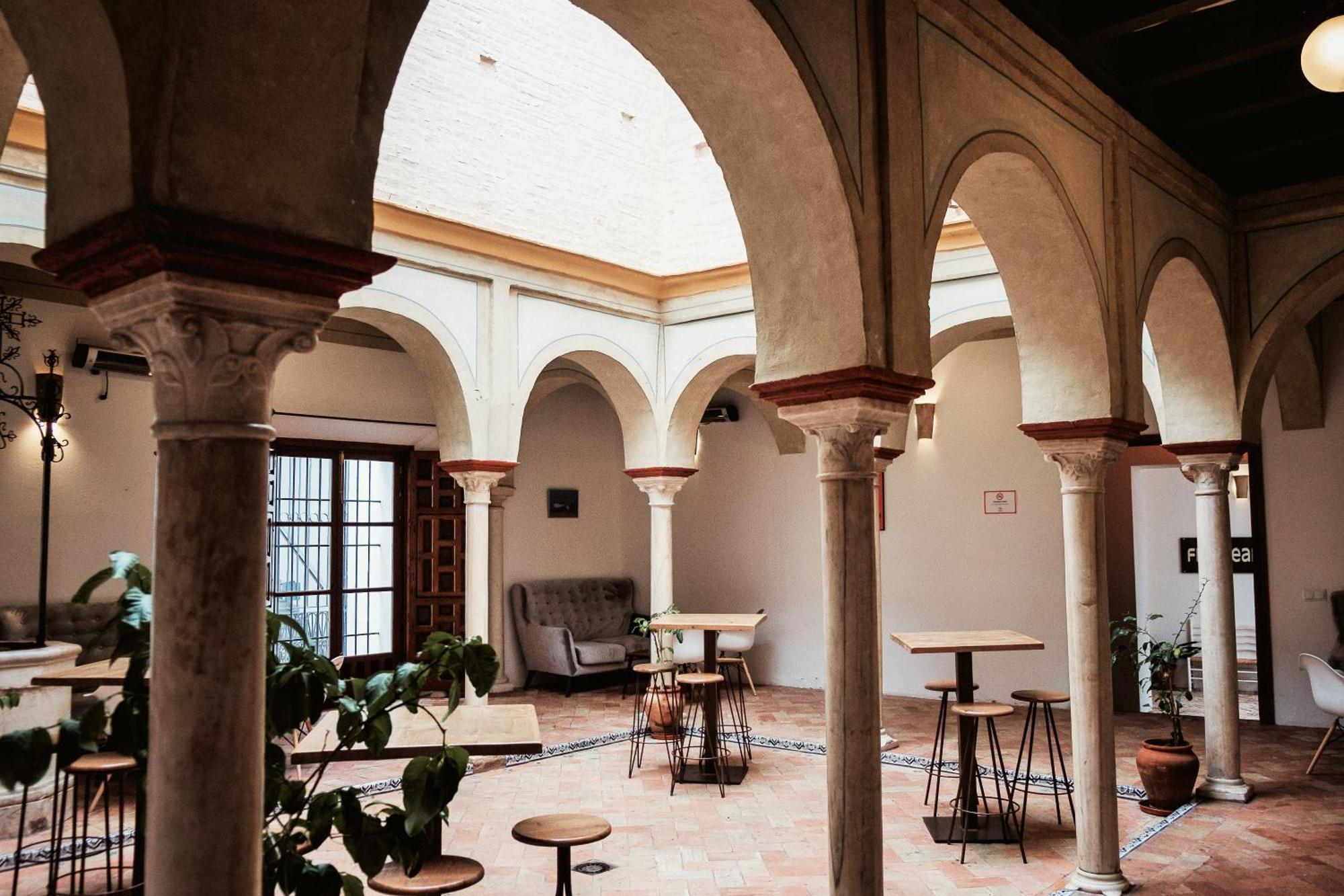 Hostal Cafe Frenteabastos Carmona  Exterior photo